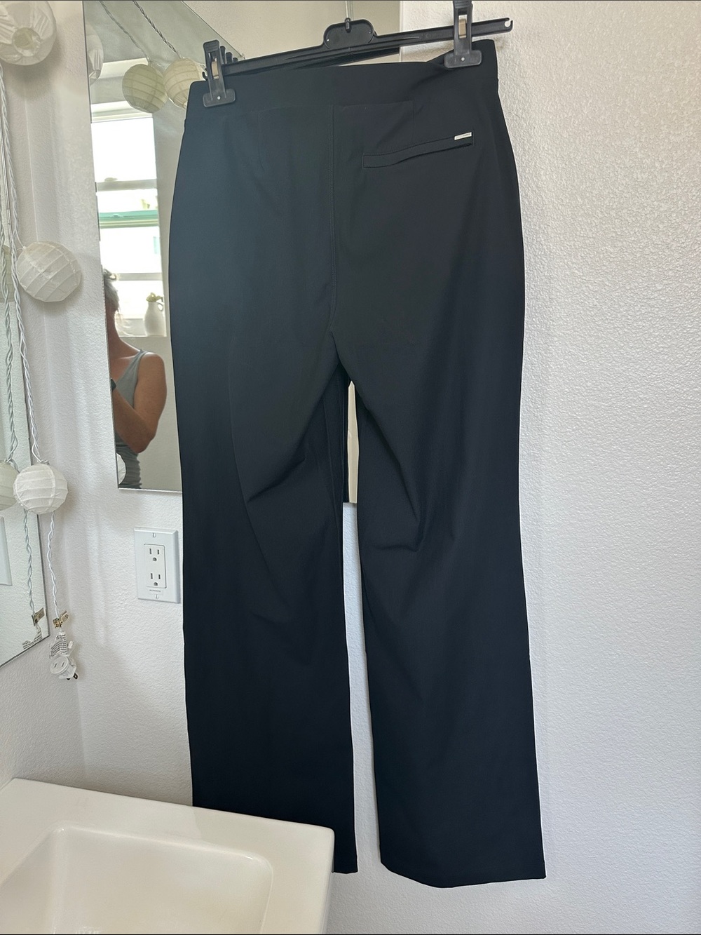 Vuori Black Wide Leg Pants - Picture 2 of 9